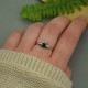 Mini pierścionek czarny agat regulowany, wire wrapping