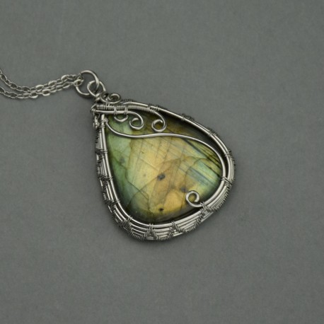 Wisiorek z labradorytem, wire wrapping