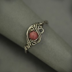 Mini pierścionek regulowany rodonit, stal chirurgiczna