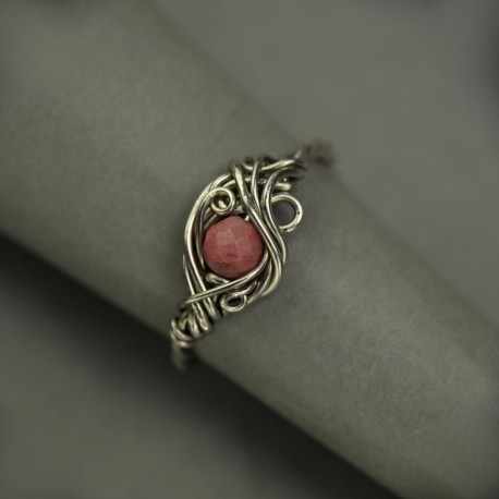 Mini pierścionek regulowany rodonit, stal chirurgiczna