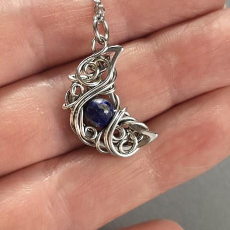 Wisiorek księżyc, półksiężyc, lapis lazuli, wire wrapping