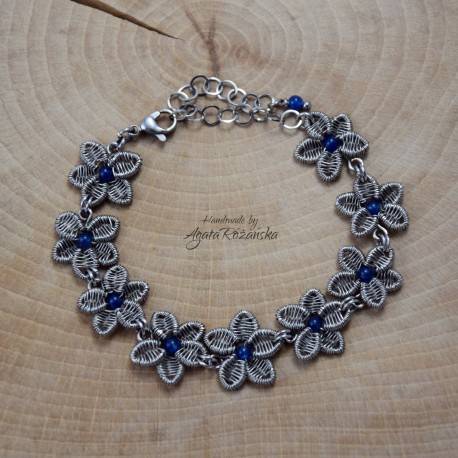 Bransoletka kwiatki z niebieskimi agatami brazylijskimi, wire wrapping