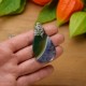 Wisiorek agat zielony z niebieskim kryształem wire wrapping