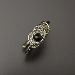 Mini pierścionek regulowany czarny turmalin, wire wrapping