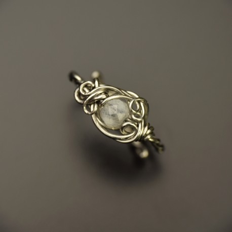 Mini pierścionek regulowany kamień księżycowy, wire wrapping