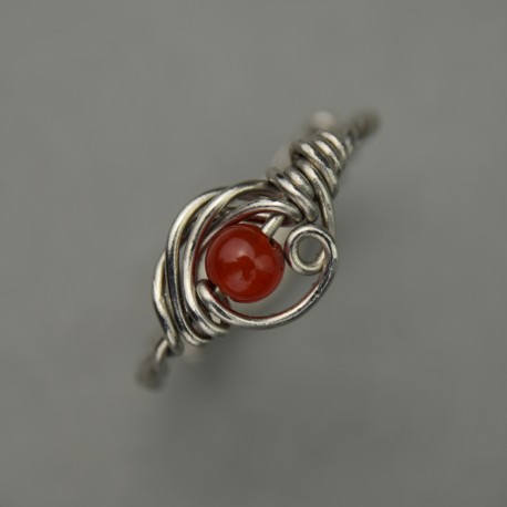 Mini pierścionek czerwony karneol regulowany, wire wrapping